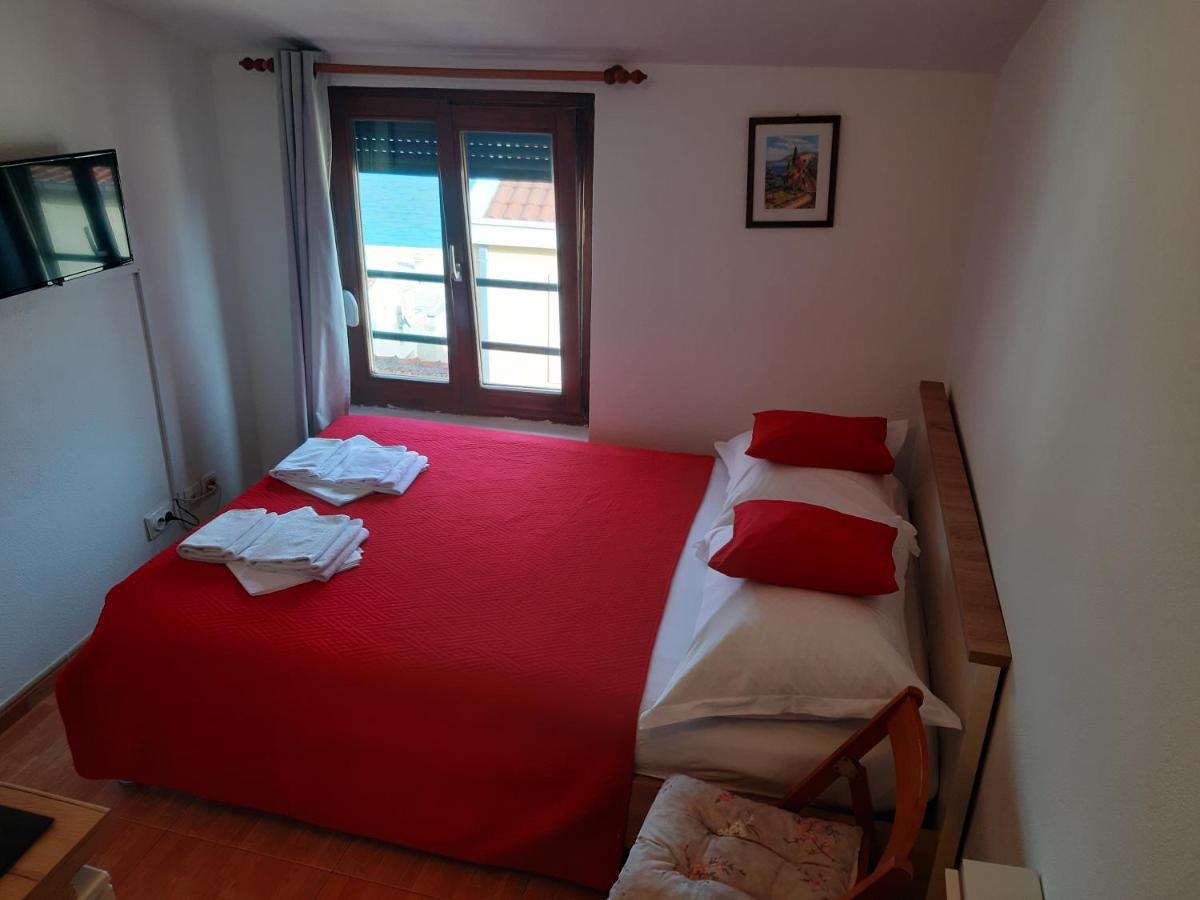 Apartments Knezic Igrane Exterior photo